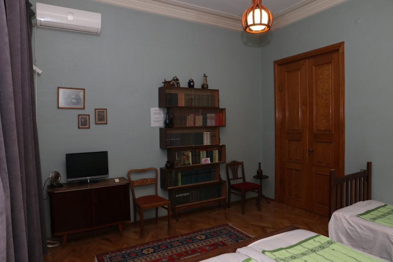 Sun Guest House Kutaisi Exterior foto
