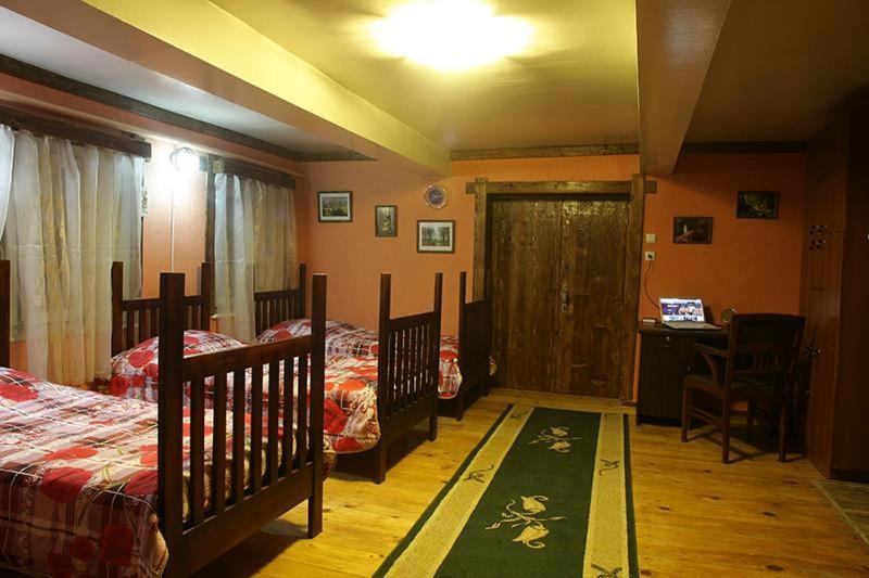 Sun Guest House Kutaisi Exterior foto