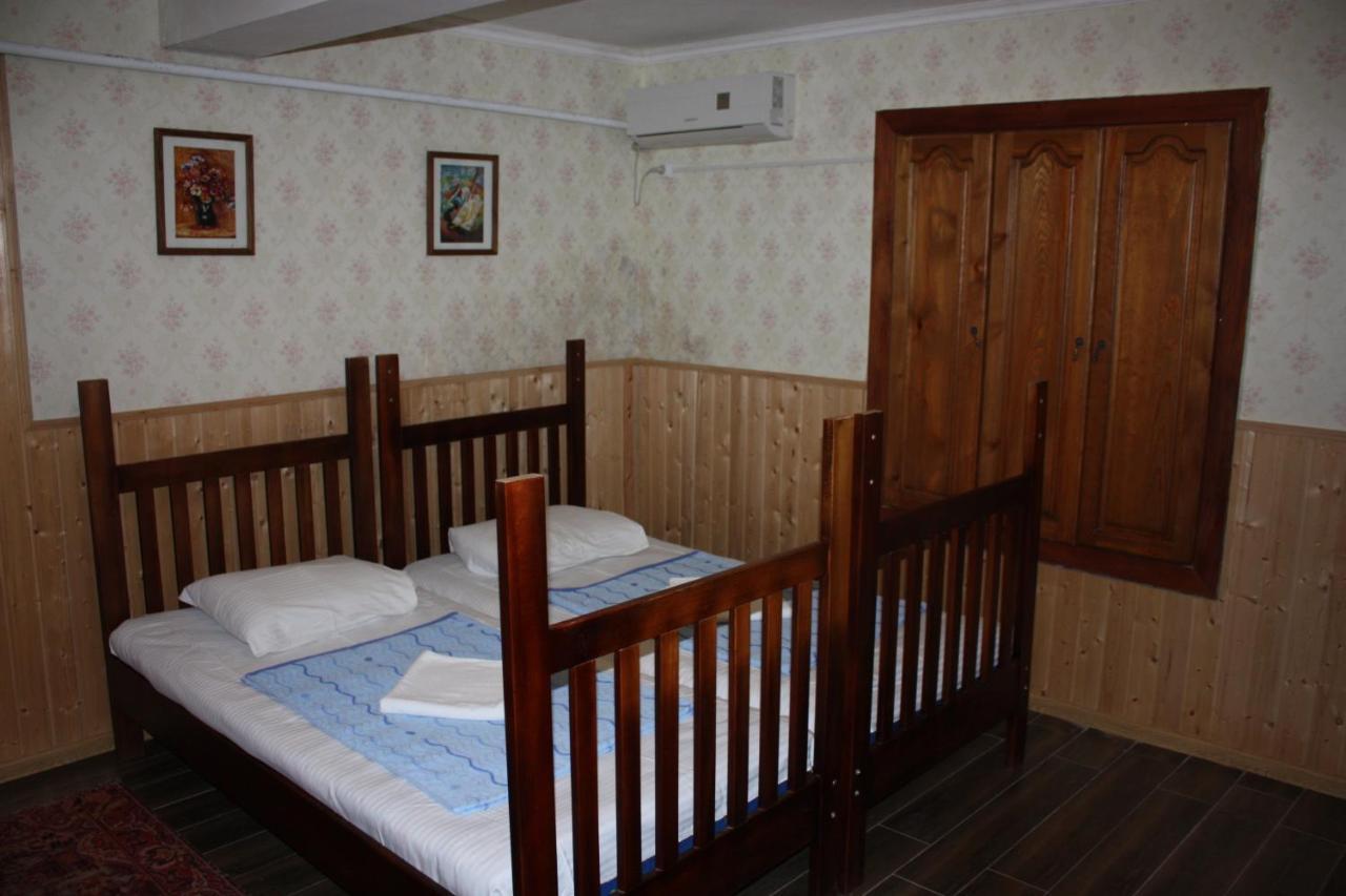 Sun Guest House Kutaisi Exterior foto